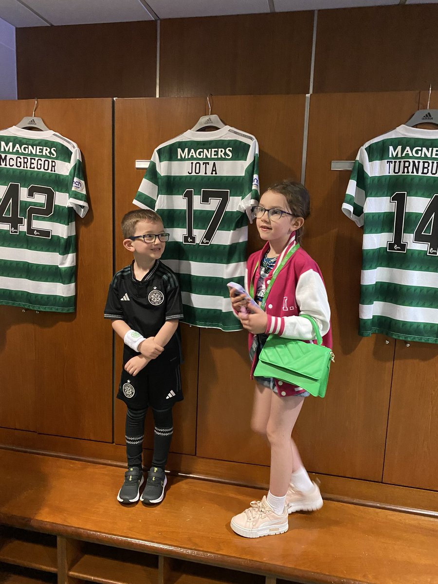 cazzagal's tweet photo. @CelticFC Took the tour on mon to celebrate our wee boys bday! Celtic staff were fab as he led the tour down the tunnel & singing happy birthday! Callum was ace! Well done @CelticFC #wantstobegoalie #footballdaft #celticdaft https://t.co/xcYexlw1rC
