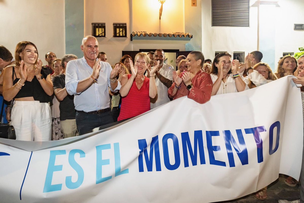 Empieza la campaña para las elecciones del 27J con la pegada de carteles de nuestro candidato Alberto Núñez Feijoo. Ahora es el momento. @NunezFeijoo 
#EsElMomento
#PartidoPopular
#AlbertoNuñezFeijoo
#Torremolinos