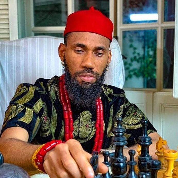 UchePOkoye's tweet image. Yesterday, I examined how Phyno significantly influenced the hip-hop scene in Nigeria by mainstreaming Igbo language to the music industry through his rap skills, adept use of metaphors, and incorporation of Igbo proverbs some people came for me. Let me explain;
Thread