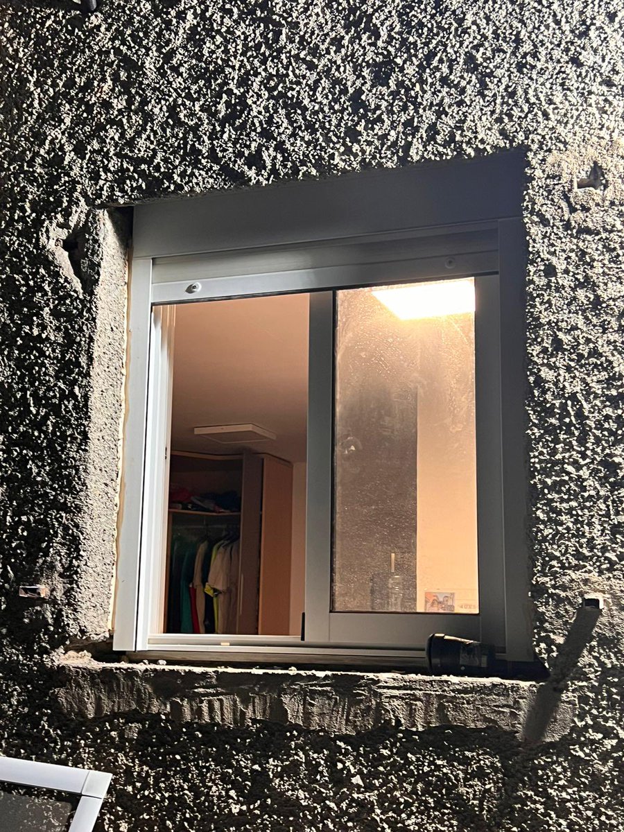 LlanodelaMolina's tweet photo. Primer pleno del ayuntamiento y 2 robos seguidos en 4 días.  Queréis que pase una desgracia la policía,no pasa como antes. Calles públicas o privadas, todos necesitamos alumbrado y presencia policial. Solo pido que se retome el alumbrado de todos los barrios. @aytoalm @almeriapp https://t.co/nkLDxFFzmt