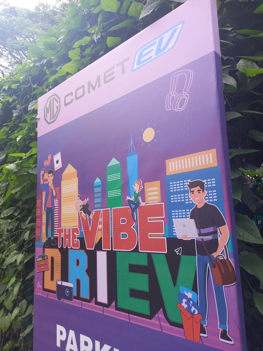 GaadiKey's tweet image. We got this black beauty to drive. So far, so good. @MGMotorIn #cometev #comet #ev #mgcomet