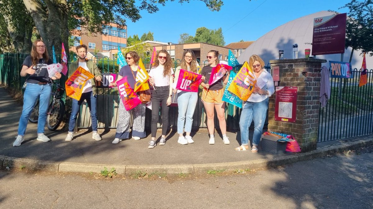 NEU members in Suffolk earlier this morning. We are on strike for a fully funded pay rise - not one that will put yet more pressure on broken budgets. #DoYourJobGill #SaveOurSchools #PayUp