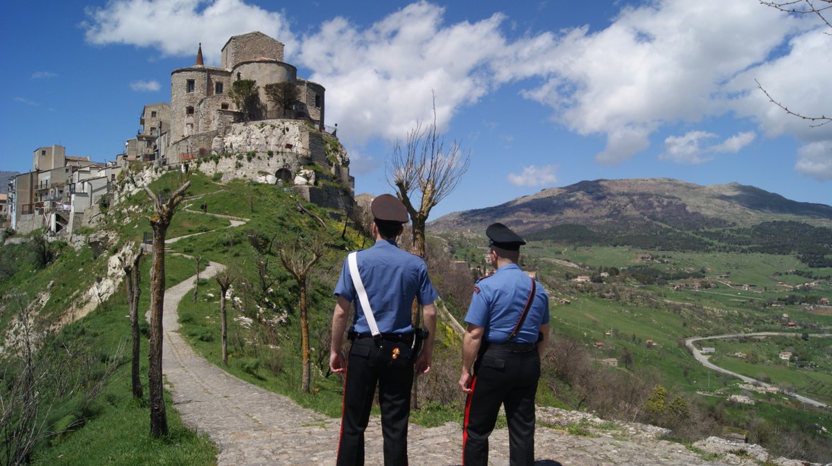 Buongiorno da Petralia Soprana (PA)
#Carabinieri #PossiamoAiutarvi #ForzeArmate #Difesa #21luglio