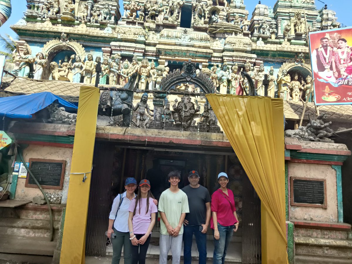 Khaki_Tours's tweet photo. After debating if it would be ethical to tour a residential locality, Surabhi and family gave our #DiscoverDharavi #slumtour a try and they were quite impressed. Though they confessed that the tour was a great learning experience for them and the kids, the #leatherproducts of '#Dharavi' brand just stole the show!
Explore Mumbai’s hidden gems with us!
To book a tour, call +91 8828100111 or email hi@khakitours.com
#ExploreMumbai #MumbaiTourism #MumbaiTours #Things2DoInMumbai #KhakiTours