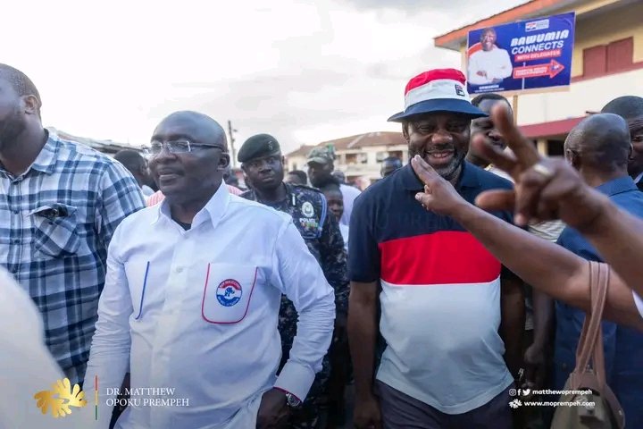 UsmanAhmedTj27's tweet photo. DMB with Dr. Matthew Opoku Prempeh at Manhyia South. Delegates were so happy to meet them.
#DMB24#BestToLead
#BMW #Victory2024
#ItsPossibleTogether https://t.co/pLQQvNkBJj