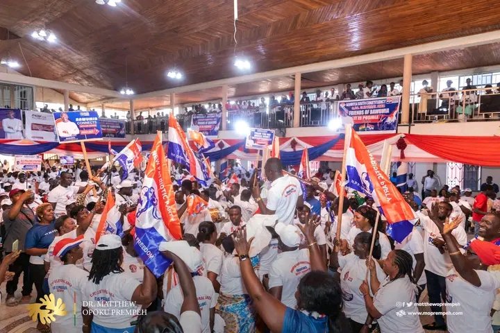 UsmanAhmedTj27's tweet photo. DMB with Dr. Matthew Opoku Prempeh at Manhyia South. Delegates were so happy to meet them.
#DMB24#BestToLead
#BMW #Victory2024
#ItsPossibleTogether https://t.co/pLQQvNkBJj