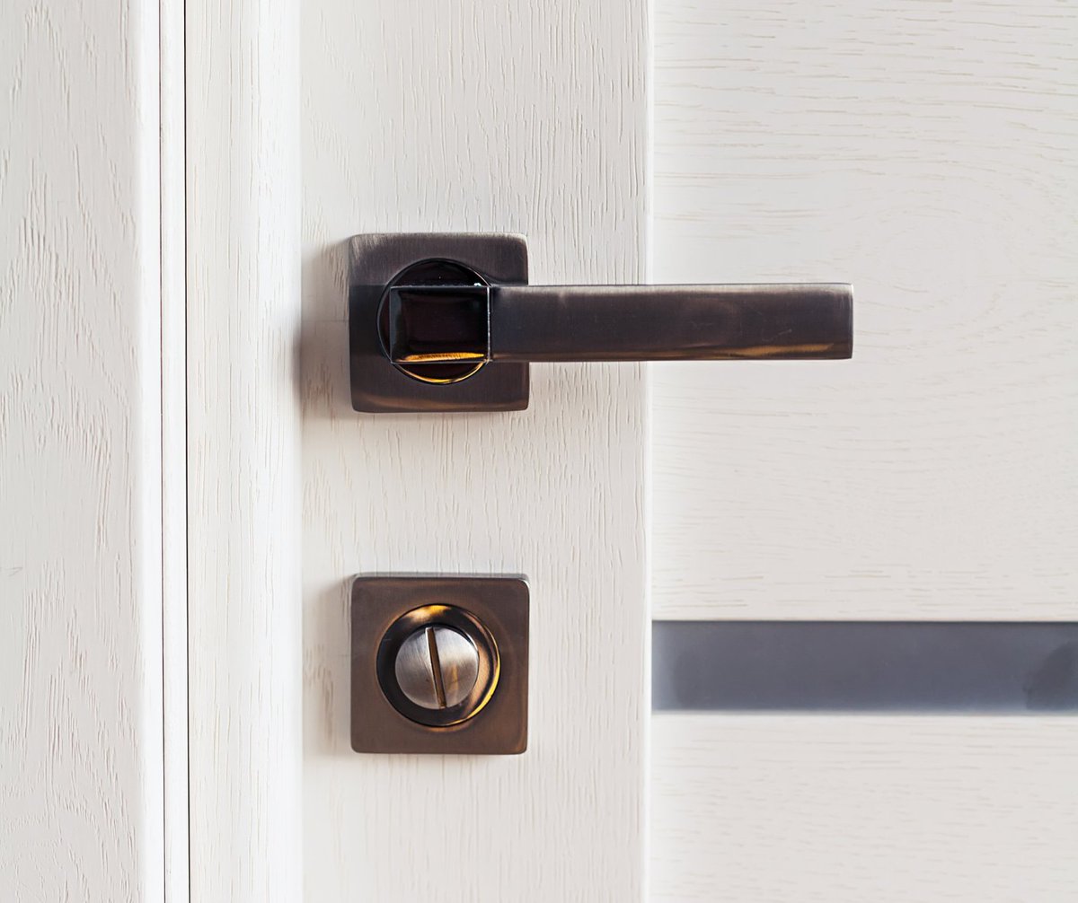 WestWindows's tweet photo. Whether you’re looking for traditional ironmongery or something more modern, we can help.

Get in touch today!

#london #londonjoinery #irongmongery #joinery #customjoinery #craftsmanship #sashwindows #windows #londonwindows #londoninteriors #highquality #custommade #doorhardware https://t.co/shsWj8WyzT