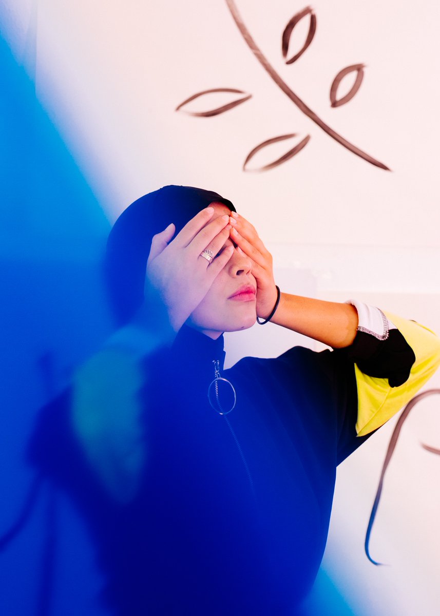 මුලින් එන්නේ සතුටද සාර්ථකත්වයද?
wp.me/pbgK7N-wf via DiyunuwaBlog.com
අප සිතන්නේ සතුට, සාර්ථකත්වයෙන් පසුව එන බවය. ෂෝන් ඇකෝර්ගේ Happiness Advantage පොතේ කේන්ද්‍රීය අදහස වන්නේ සතුට සාර්ථකත්වයට මග පාදන බවයි. සතුට සහ සාර්ථකත්වය අතර සම්බන්ධය සන්තෝෂයේ වාසියයි. <a href="/Diyunuwa/">දියුණුව @Diyunuwa | Find Your Way to Success</a>