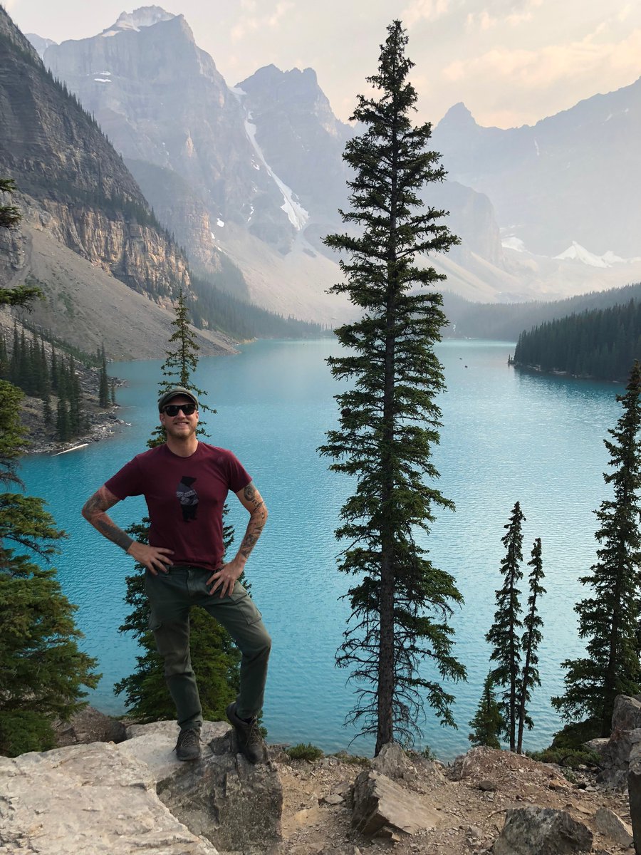 GM! It's Friday. A great day to find your happy place, but a better day to say it back!

🚠🗻⛰️🌄 #banff #morainelake #alberta