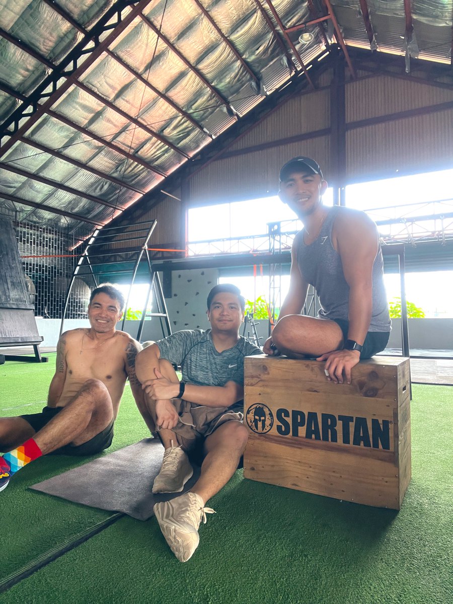 chaks_1980's tweet photo. Stadion ready! 🟡😏 @francisoliver @cjrobleza #ObstacleCentral https://t.co/SmXOHQT5cv
