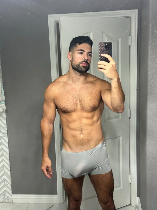 Night ❤️🌎🫶 https://t.co/SfG33MFjs3<a href="/tag/model"class="tags"><span>#model</span></a><a href="/tag/bookcover"class="tags"><span>#bookcover</span></a><a href="/tag/romancebook"class="tags"><span>#romancebook</span></a>