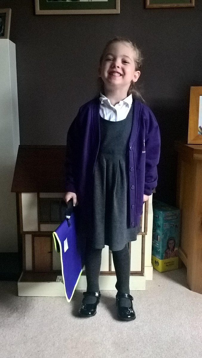 LydiaTh05024494's tweet photo. 1st day vs last day!!! Thank you everyone at @OPA_LG she's loved every minute of the last 7 years and now she's super excited to begin her transition to high school on Monday! https://t.co/CyZ2B6etGN