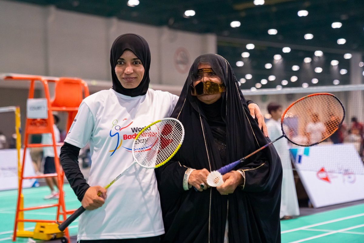 AbuDhabiSC's tweet photo. 650 لاعباً ولاعبة يحتفلون بـ #اليوم_العالمي_للريشة_الطائرة في #صيف_أبوظبي_الرياضي 

الخبر: https://t.co/ROfF8q3uW5 https://t.co/j5SpMlbBed