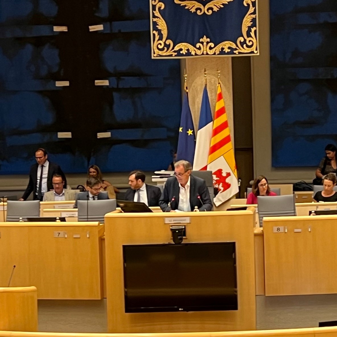 MaRegionSud's tweet image. 🔵Commerçants, restaurateurs, forces de l’ordre et secteur du tourisme sont les principaux concernés par ces #aides #exceptionnelles votées ce matin, à l’occasion d’une réunion exceptionnelle de la Commission Permanente.