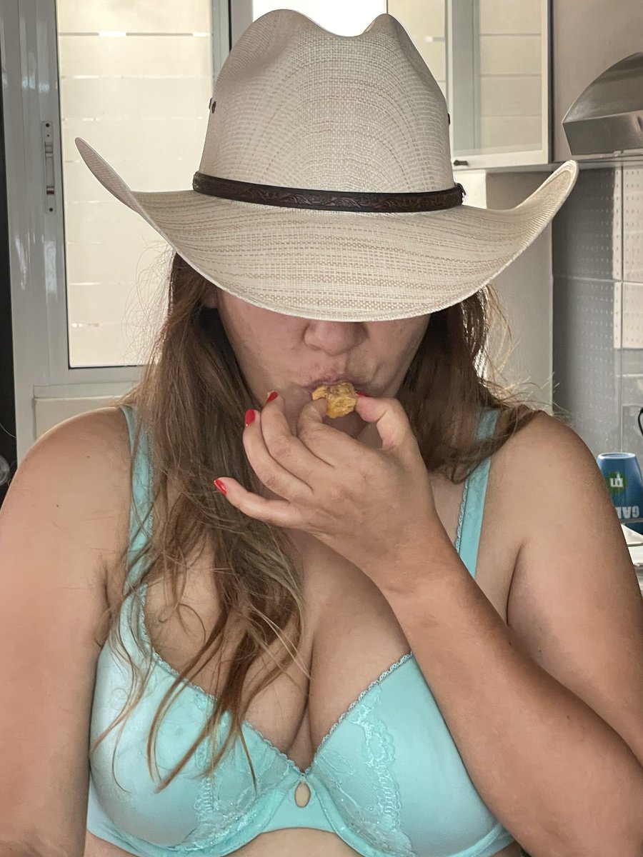 Rougeone11's tweet photo. Que les parece mi bombón??!!!
Alguna pareja o chica que quiera conocernos este fin? https://t.co/oD4vkmURAm
