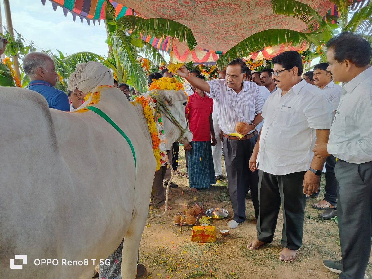 daho_spsr's tweet photo. Attended Calf Rally conducted at Jagadevipeta Village ,VD Jagadevipeta , AVH Indukurpet Jurisdiction along with APLDA State Chairman Sri G Vijay Kumar Garu, E.O DLDA Dr T Somaiah, DD AH Nellore on 07.07.2023 #apahd2023 @apahd2023 #Calfrallies #APLDA #AICALVES https://t.co/2AtHrpKMDg