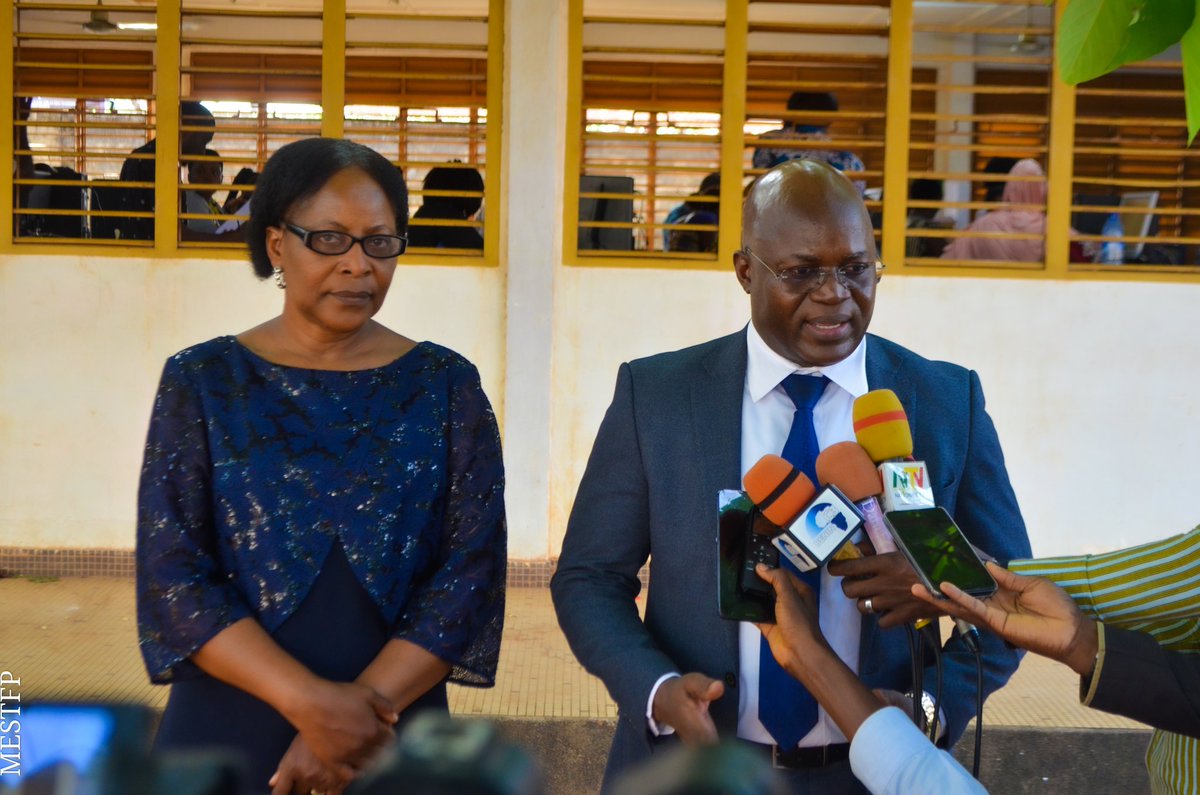KouaroYves's tweet photo. Visite des centres de correction du Bac session de juin 2023 étape de Cotonou et de Porto-Novo, avec ma collègue de l'enseignement supérieur.
https://t.co/9As81MSWGP https://t.co/zrQ6H5hZTh