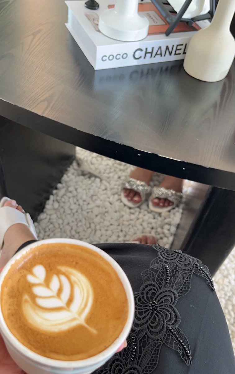 ana_alwa6an's tweet photo. حين يجمعنا الله بمن نُحب + كوب قهوة 🤎'
#sunset_cafe
#البريمي
#يوم_الجمعه https://t.co/u3KQ3iC8D2