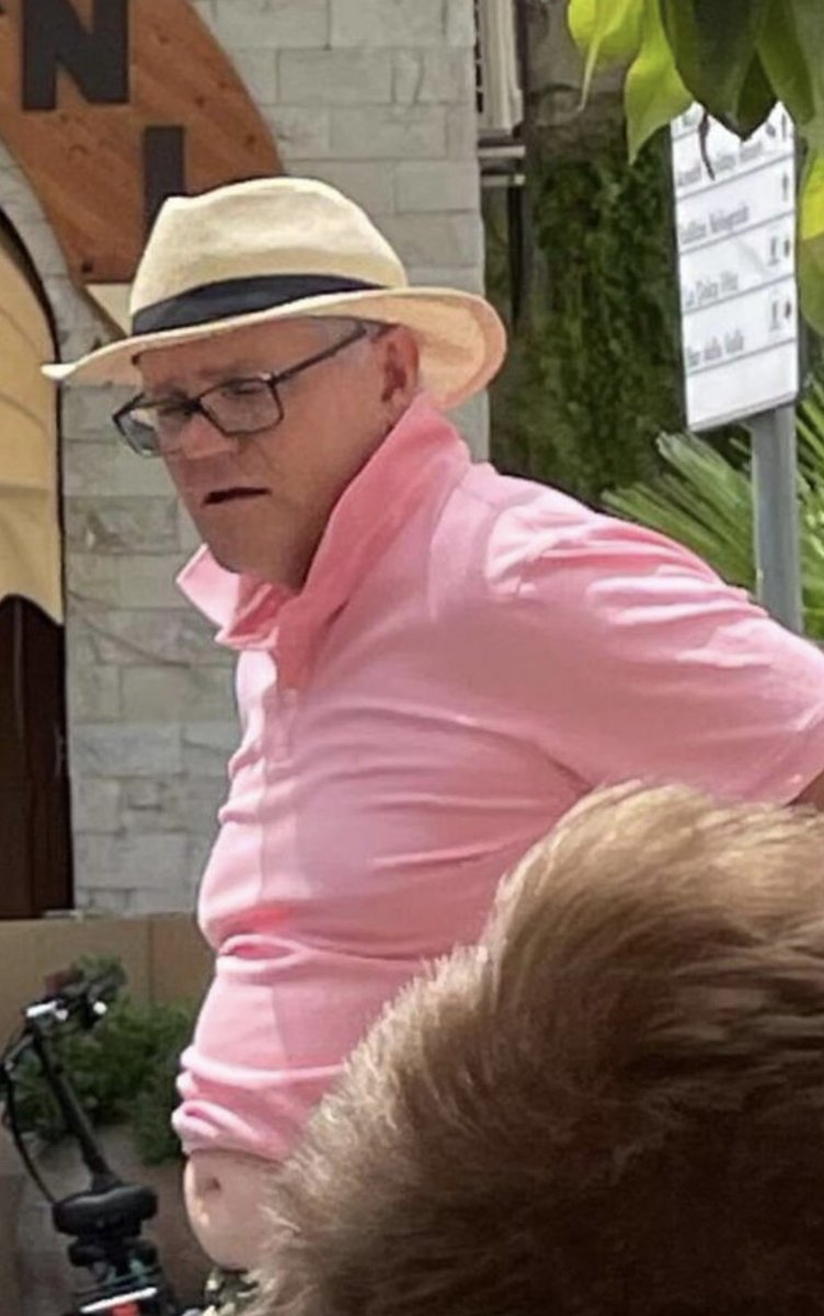 JayJay91341991's tweet image. He continues to holiday in Italy on taxpayer’s money, whilst arrogantly brushing off the RoboDebt RC findings.
Please type #ResignMorrison in the comments section. Thanks peeps.😊
#RobotdebtRC