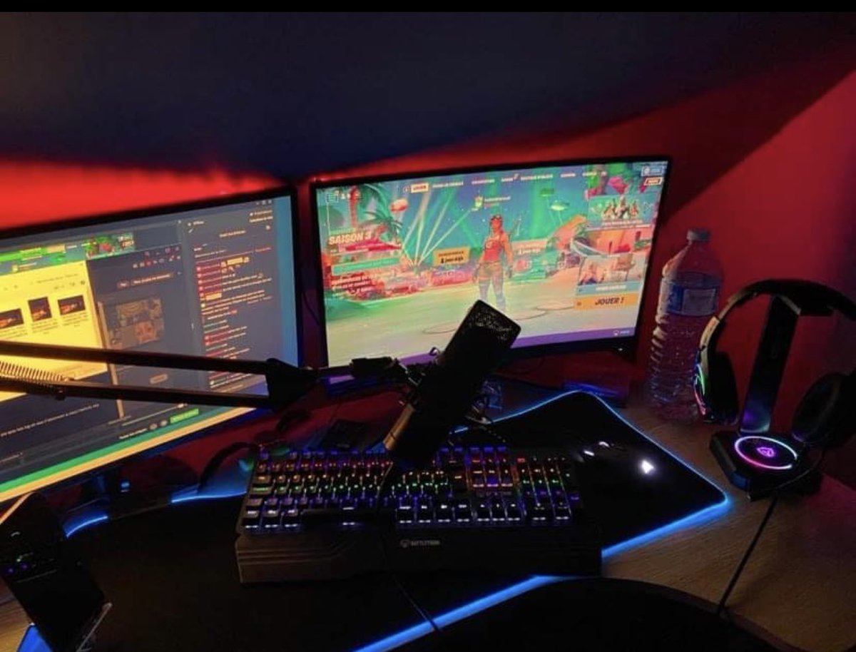 blaxouTV's tweet photo. Je vous réserve une surprise à partir de la semaine prochaine vous êtes pas prêts !!!🤗 https://t.co/9GNQ581siv