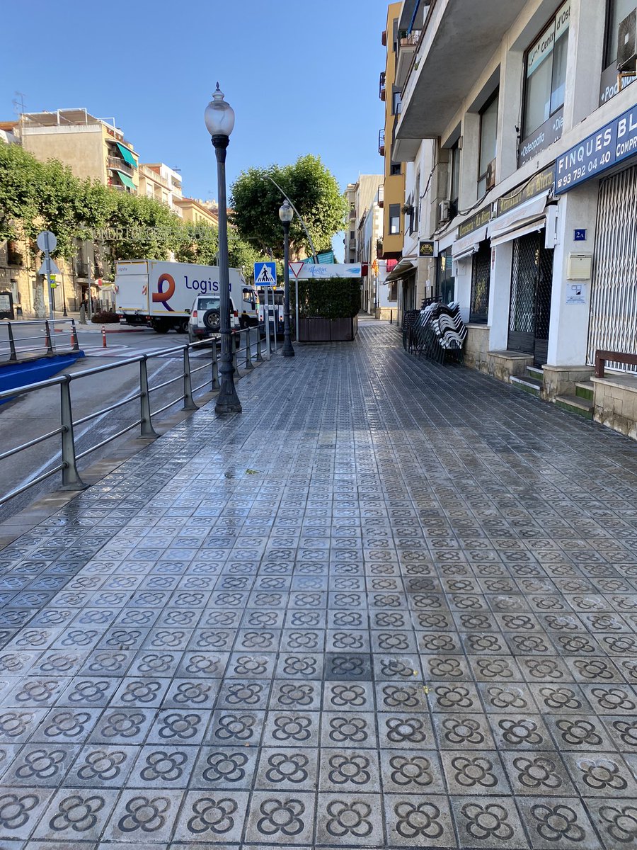 Bona Festa major però sant Zenon no ens dona ni dret, ni cap favor, per saltar-nos el Decret de Sequera. Demanem al Patró més aigua i a <a href="/AjArenys/">Aj. Arenys de Mar</a> que compleixi la llei i doni exemple. <a href="/accioclimatica/">Assemblea d'acció climàtica</a> a Arenys ens saltem el Decret. <a href="/aigua_cat/">ACA</a>