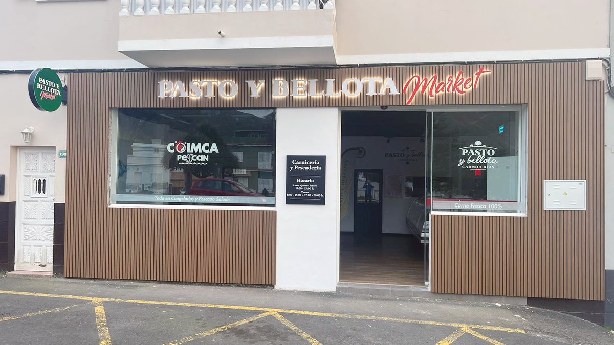 bobetcanarias's tweet photo. Descubre el encanto de la nueva tienda "Pasto y Bellota Market" situada en Tegueste!
.
Para este proyecto hemos fusionamos creatividad y calidad en la decoración interior y exterior del local. 
#diseñoexterior #diseñointeriores #bobetcanarias #tiendas https://t.co/oY54oBLXMd