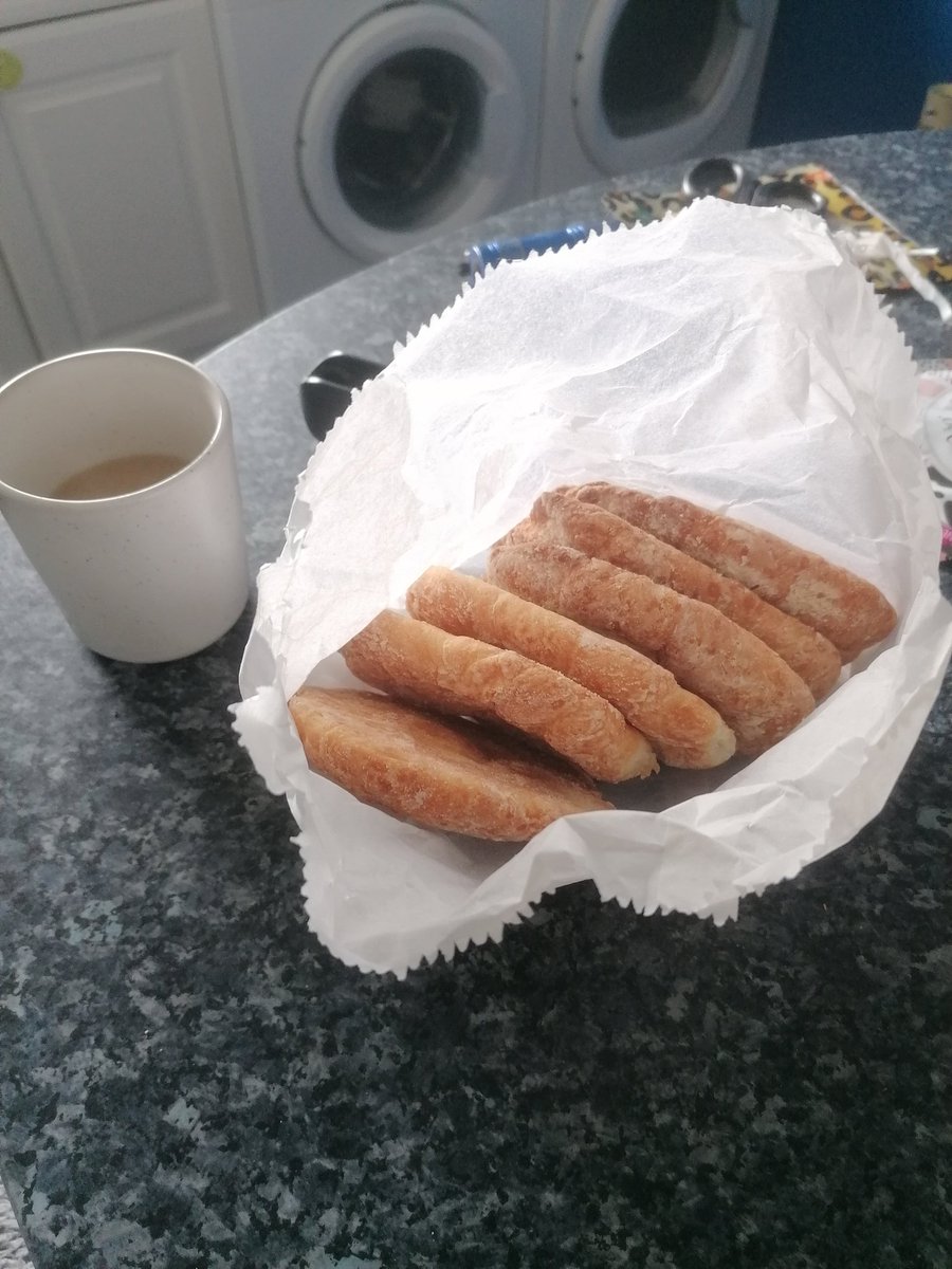 unclemonty1984's tweet photo. Yi can tak the loon oot o #Aberdeen, but yi canna tak Aberdeen oot the loon #Rowies #Butteries #MorningRoll #Roll https://t.co/xyQp7pACZb