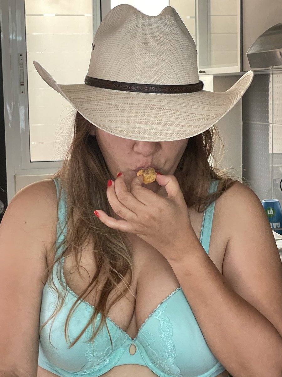 Rougeone11's tweet photo. Qué tal mi bombón?!!
Mujeres y parejas, quien se apunta? https://t.co/uojeBLm1mI