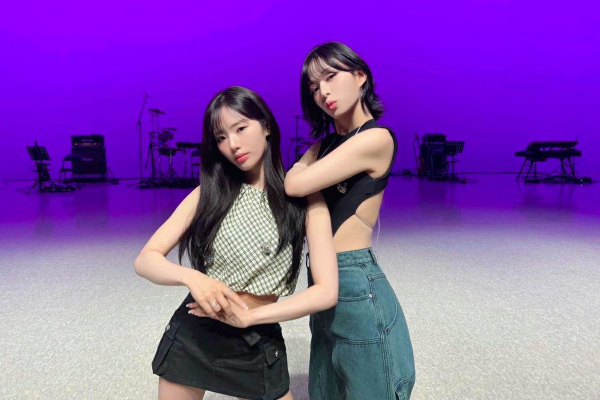 realfromis_9's tweet photo. [💌#fromis_9]
여름엔 무슨 노래 들어요?
ㄴ지원이와 채영이가 들려주는 달콤한 #Wishlist 🍯

#프로미스나인 #itsLive https://t.co/HD7pVebWPO