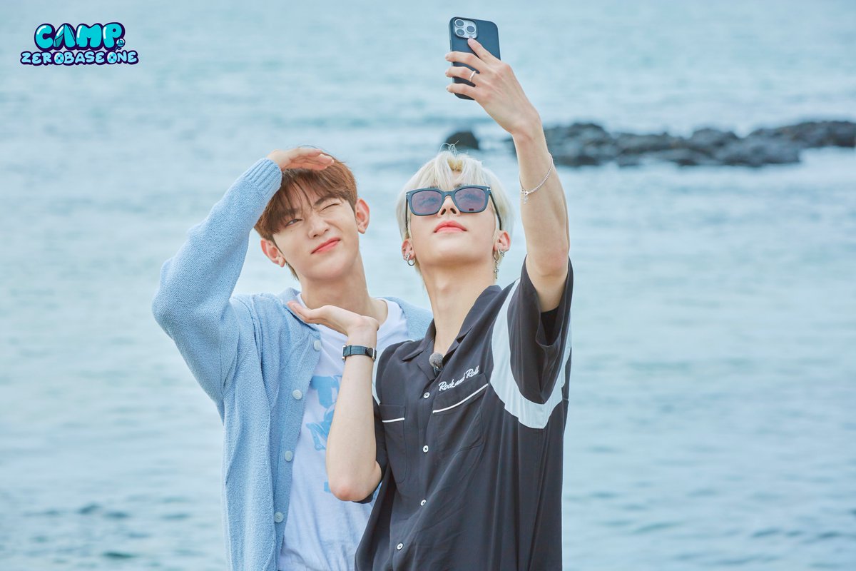 MnetKR's tweet photo. [#캠프제로베이스원] 제주도 CAMPING BEHIND PHOTO 📸

청량 맛집 ZEROBASEONE이 제주도를 만났을 때...💙

〈캠프 제로베이스원〉

-
#ZEROBASEONE #ZB1
#제로베이스원
#CAMPZEROBASEONE https://t.co/Fr4vjCZLdx