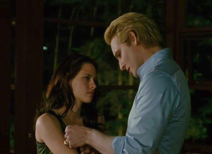 jasperauer's tweet photo. @twilightreborn Still thinking Bella had more chemistry in that one scene with Carlisle than with both boys in the whole saga. 🧛‍♂️ https://t.co/DekBJkmwgc