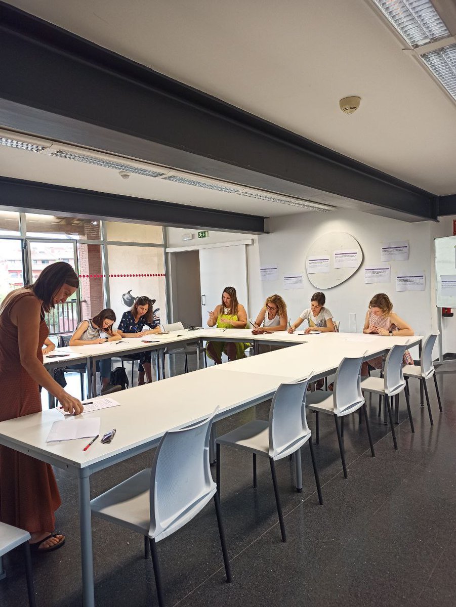 <a href="/canvisencadena/">canvis_en_cadena</a> También se discutió el acoso vial, sexual y la falta de cultura ciclista. Para fomentar la participación de las mujeres en la bici, necesitamos referentes inspiradoras, grupos de apoyo y una cultura ciclista sólida. #MovilidadCiclistaYGénero Junto a <a href="/CollectiuPunt6/">Punt 6</a>