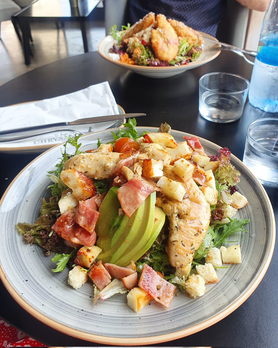 kopiaste's tweet photo. Happy weekend eve!

I've finally made it to 'To Kafe Tis Chrysanthis'!

I had the Chrysanthi's special #salad and my other half had the chicken goujon, both delicious! 

I can't wait to go back and try their brunch dishes!

#food #foodie #travel #larnaca #cyprus https://t.co/0yHxcyLGY2