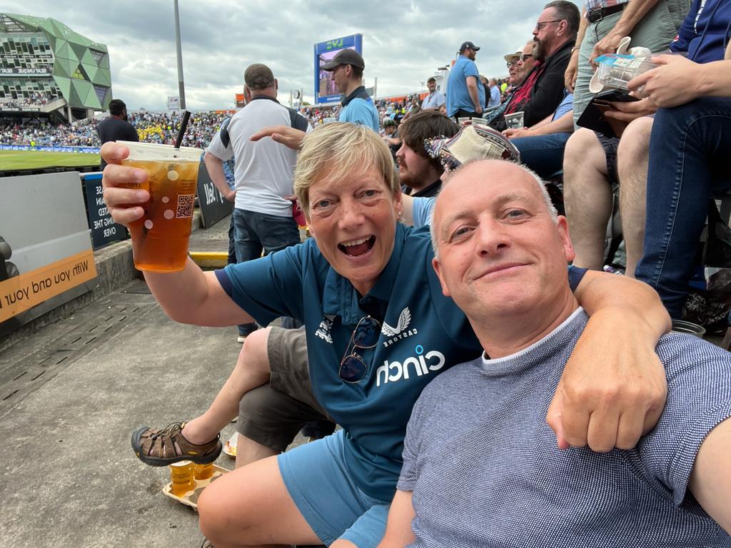 Pecka681's tweet photo. Thank you @TheBarmyArmy @englandcricket #Headingley 
My first time here and it didn't disappoint! https://t.co/pOt8YErQCp