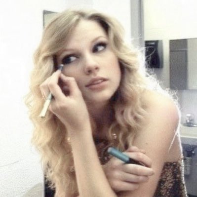 difficultswift's tweet photo. #NewProfilePic https://t.co/FQd2RLnZHl