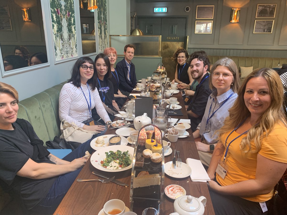 Oxford Internet Institute tweet media
