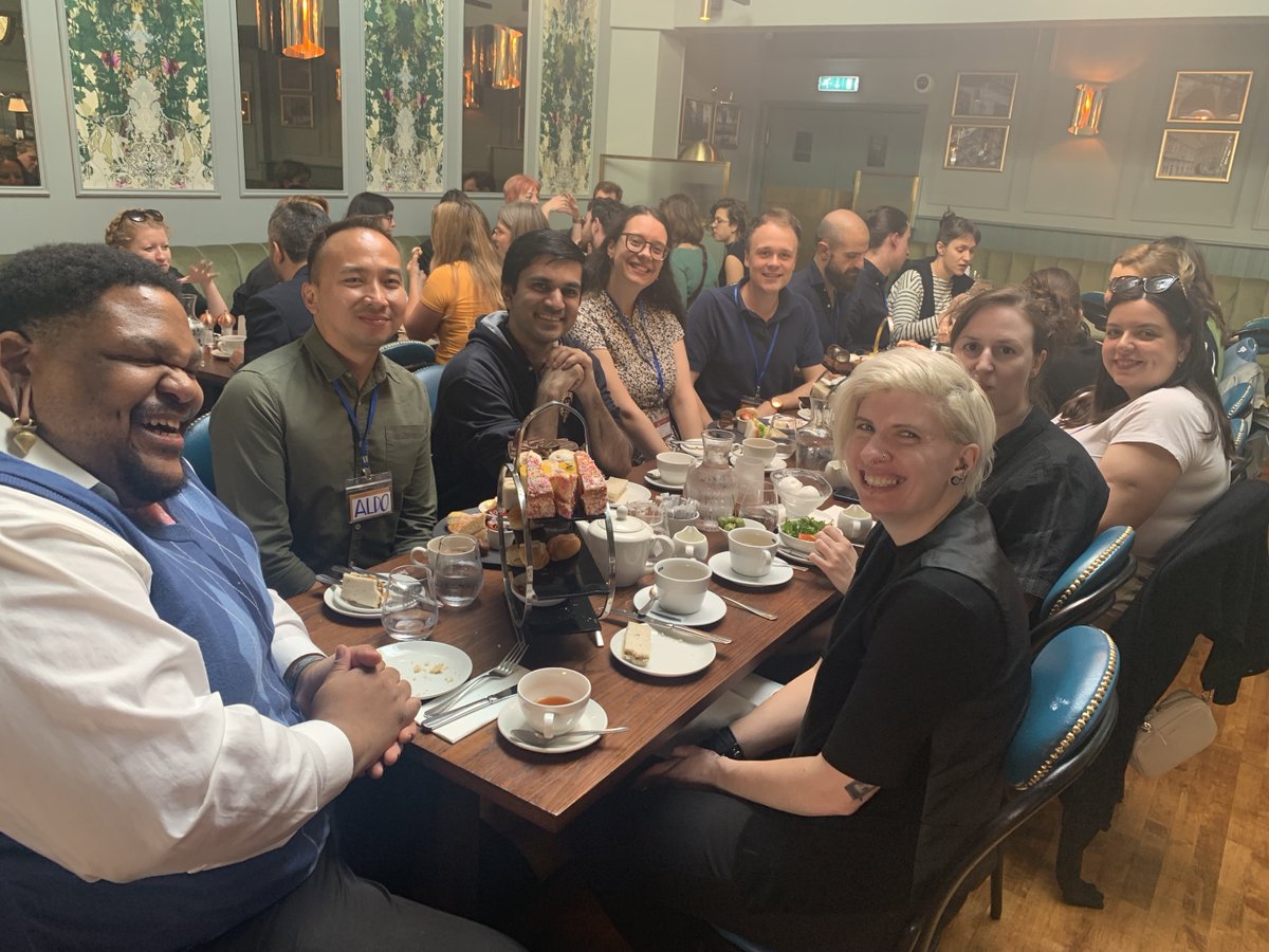 Oxford Internet Institute tweet media