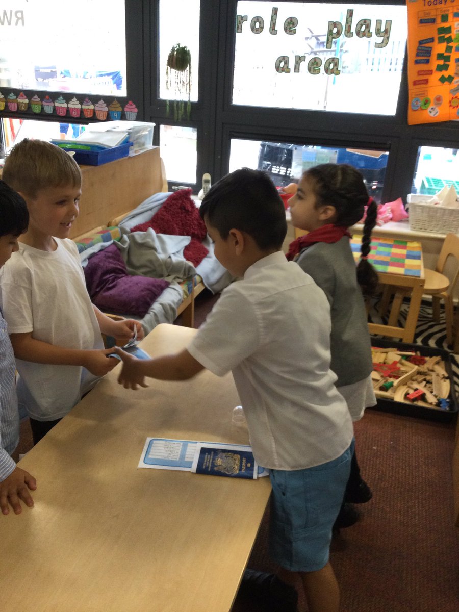 gfprimarycov's tweet image. Reception had a very exciting time at the airport and on their flight to Spain! Everyone played their part brilliantly. #GFReception #leavingonajetplane #GrangeFarmAirways 😎🛬🛬🧳