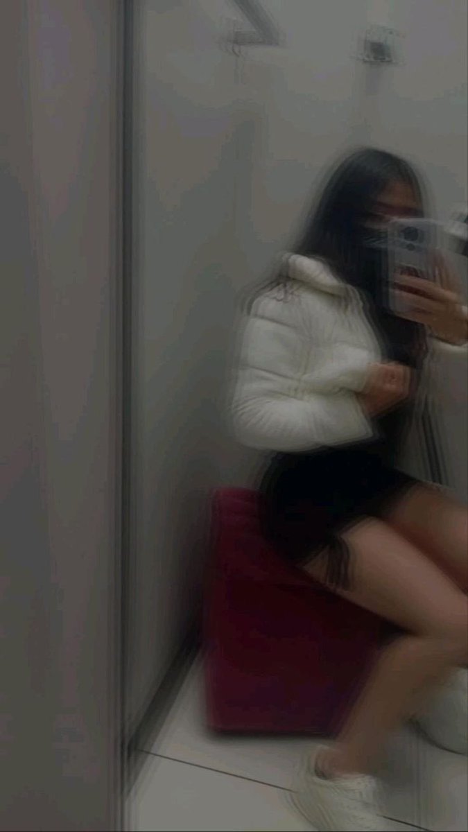 user1937228's tweet photo. Como me veo? [ fue la ves q fui de compras con mi mama] https://t.co/VtvZcgATXY
