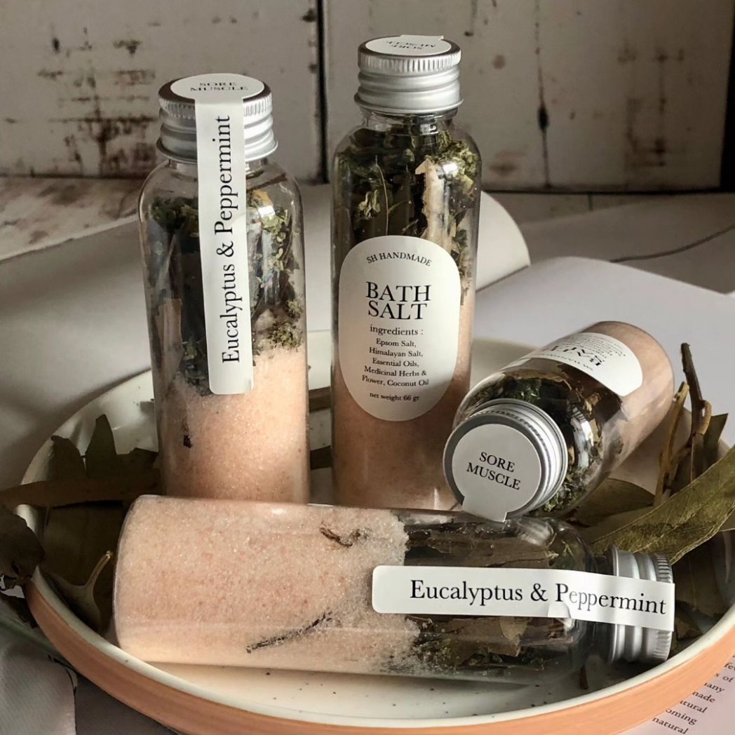 DeniAgah's tweet image. Bath Salt kami mengandung mineral dan nutrisi esensial yg akan merawat kulit anda dgn lembut.

Segera miliki Bath Salt ini dan jangan sampai kehabisan stocknya karena Bath Salt kami limited stock

Harga bisa DM langsung 

#bathsalt #aromatherapy #aromatherapybathsalt #relaxation