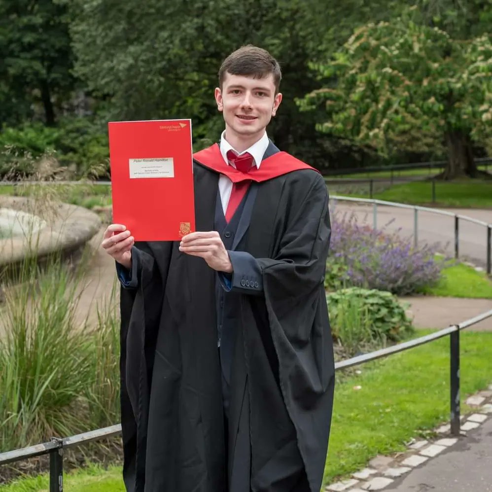 PeterHa88726939's tweet image. 4 years done and dusted.

Officially graduated from @EdinburghNapier 🎓