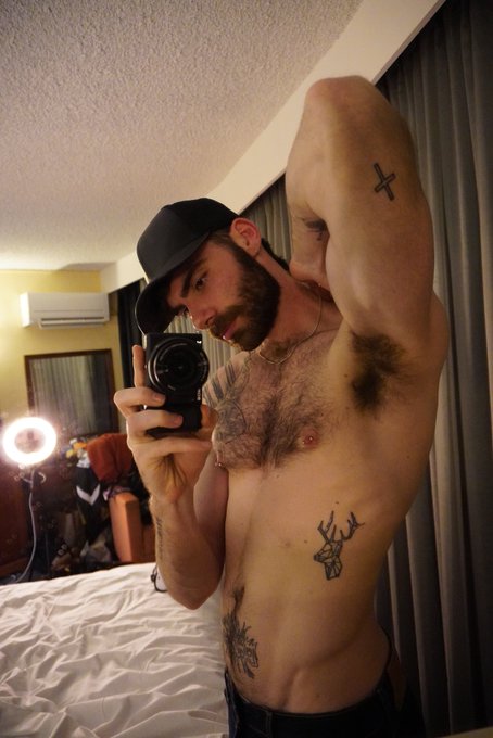 Door&rsquo;s open https://t.co/yFhpxyI1NF