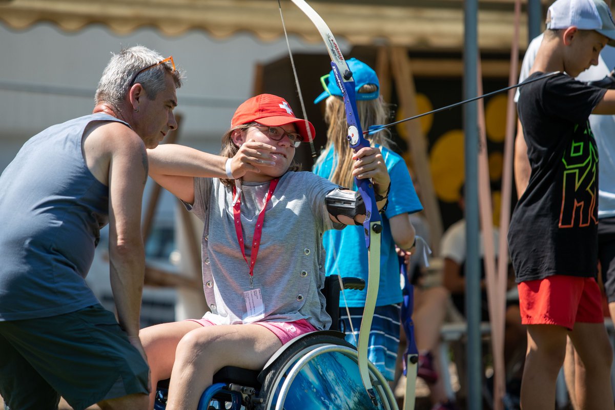 _BASPO's tweet photo. 1200 Sportlerinnen und Sportler mit Behinderungen, hunderte Freiwillige, viele Promi-Gäste: Am Sonntag ist #PluSport-Tag auf dem BASPO-Gelände in #Magglingen. Was das BASPO für den #Behindertensport sonst noch tut: https://t.co/mQloZv2YuJ https://t.co/UoRctRbae0