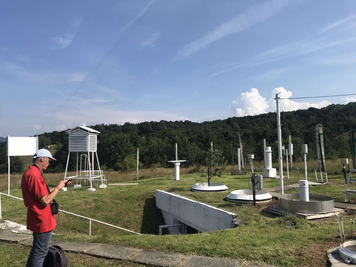 AIC_Climat's tweet photo. 📍 excursion scientifique du 36eme colloque #AIC_Bucarest_2023 : visite station évaporimétrique (1970) &amp; bassins versants expérimentaux 
📌Voinesti, Dambovita, 680m 🇷🇴
https://t.co/Lhp5nG04il &amp; https://t.co/0yKoqcBLxy
🙏 Florentina MINCA, Viorel CHENDES &amp; Gianina NECLAU 
🤩👍 https://t.co/066Tn4VmEc