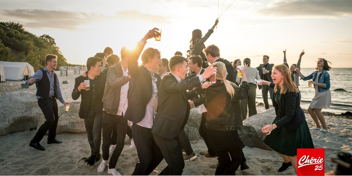 Cherie25tv's tweet photo. Une journée ensoleillée se transforme en une scène de crime déconcertante dans ….
🔍 Meurtres à #Nordholm : La fille sur la plage
🔥 #Inédit
🕘Ce soir à 21.05 sur #Chérie25

#HeinoFerch #BarbaraAuer https://t.co/qKblovhQA4
