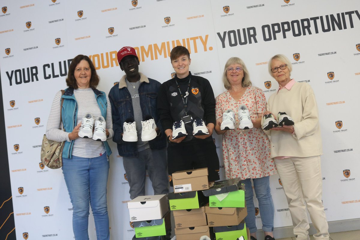 We were proud to be able to donate a large number of trainers to @WelcomeHouseHEY 🧡 Welcome House offer support to asylum seekers and refugees and this donation will promote individuals to live healthier and happier lifestyles 🙌 #ActiveThroughFootball #GetHullActive