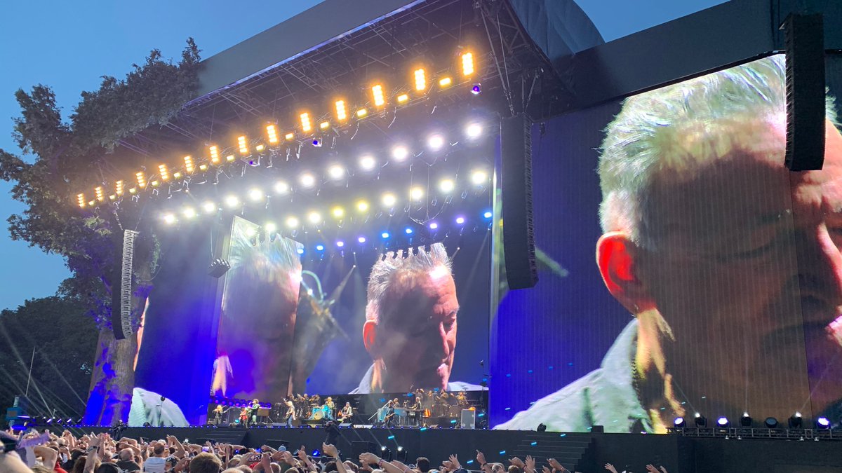 Last night was my 8th #springsteen show this summer (and before you ask how many I have seen altogether, let me just say that the answer is always "Not enough".) 
Yet again, he and the E Street Band put on an amazing energetic and emotional show. 
How on earth do they do it?