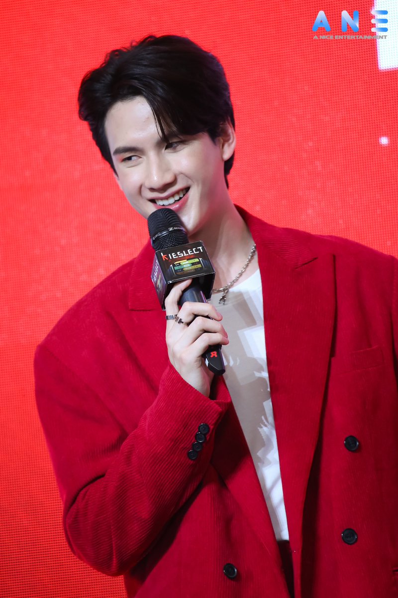 ANiceEnt's tweet image. "พี พีรวิชญ์" ร่วมงานเปิดตัว "นาฬิกาอัจฉริยะ KIESLECT Smart Calling Watch ดีไซน์สวย ฟังก์ชั่นครบ "

#KIESLECT #Selectyourstyle
#KieslectXPeeTitle 
#KIESLECTThailand 
#lapluietheseries 
#TitleTNT​ #PPeerawich 
#พีไตเติ้ล