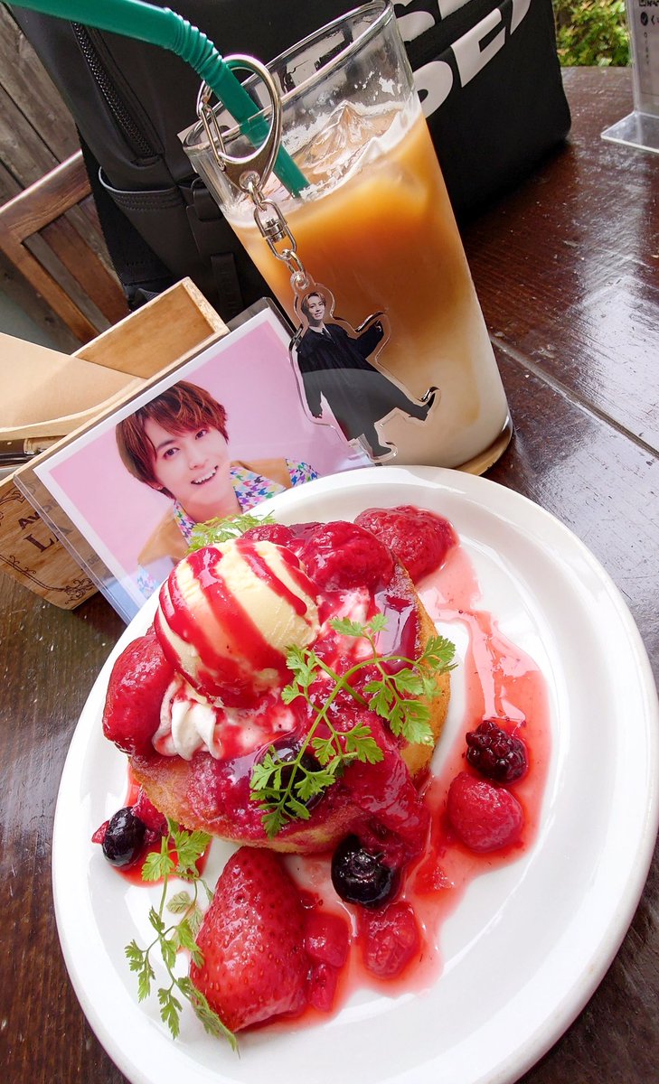 onasu_umaide07's tweet photo. 新規のためお友達ゼロからのスタートです😿
年齢性別問わず仲良くしていただけたら嬉しいです✨
7号車推しです🤍

#8号車さんと繋がりたい 
#8号車さんと繋がりたくてガッタンゴットン 
#超特急好きな人と繋がりたい
#フォロワーさんのフォロワーさんと繋がりたい https://t.co/TMAizcUZhQ
