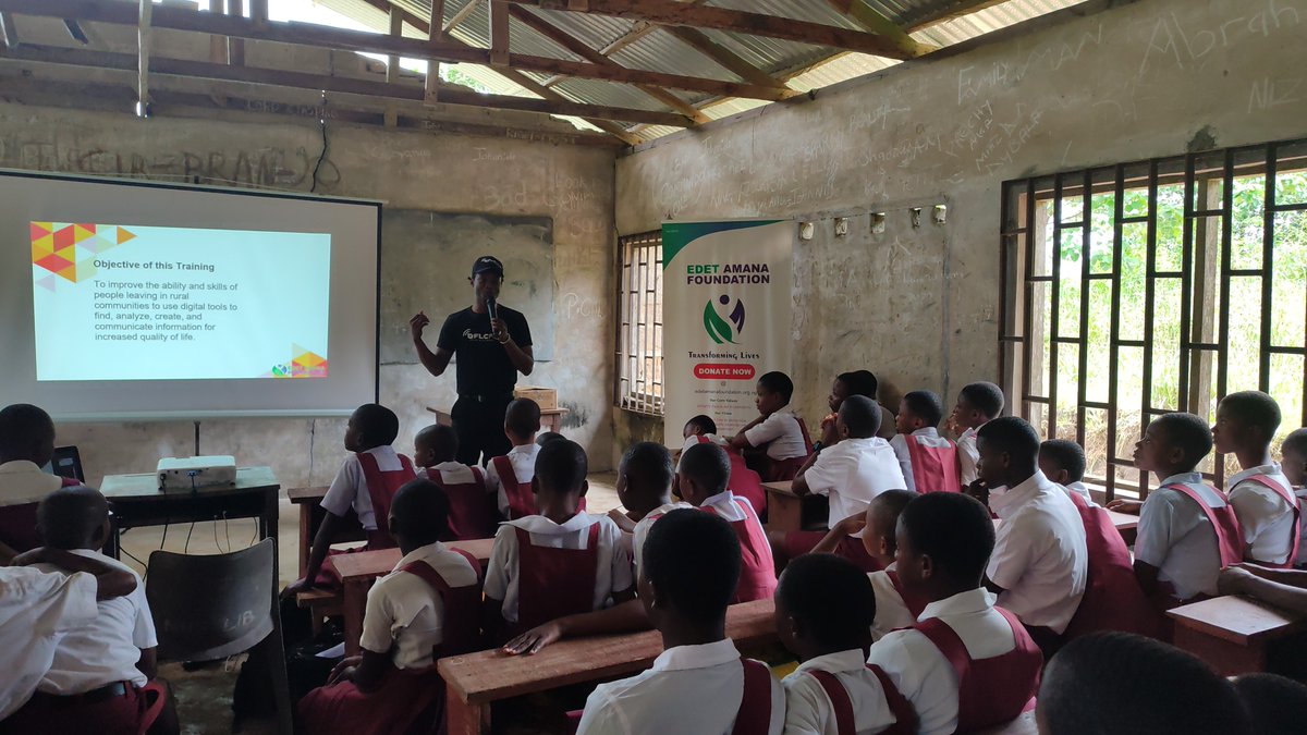EDAFNG's tweet image. On 30/06/2023, EDAF continued its tour of communities across Akwa Ibom State to implement its special  Community Literacy Program at National High School, Okobo, Aks.
This initiative is aimed at promoting digital literacy, Life skills, &amp;amp; Healthy living. 
#EDAF 
#SDGs #Inclusion